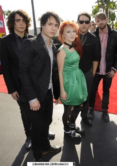 Poze - saya - Paramore