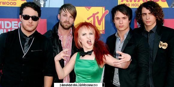 Poze - saya - Paramore