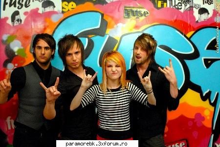 Poze - saya - Paramore