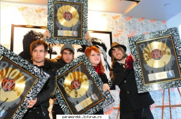 Poze - lav_ubesk_paramore - Paramore