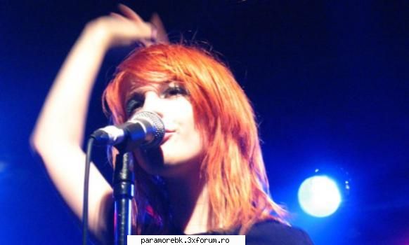 pe scena - lav_ubesk_paramore - Hayley
