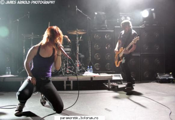 pe scena - lav_ubesk_paramore - Hayley
