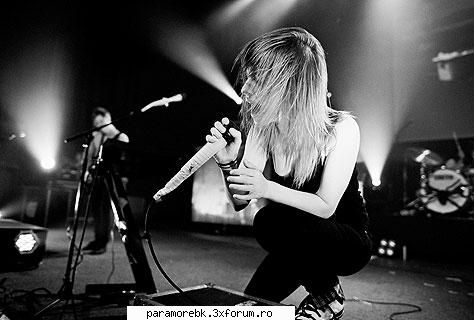 pe scena - lav_ubesk_paramore - Hayley