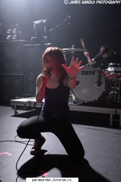 pe scena - lav_ubesk_paramore - Hayley