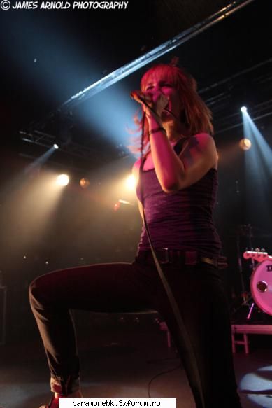pe scena - lav_ubesk_paramore - Hayley