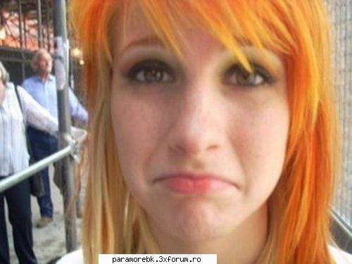 poze cu Hayley - "fata de caine plouat" - Hayley