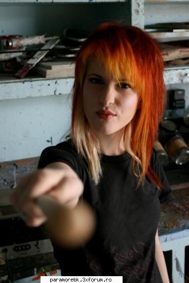 poze cu Hayley - oops scz k pusai aceasi poza de 2 ori,stergi si u - Hayley