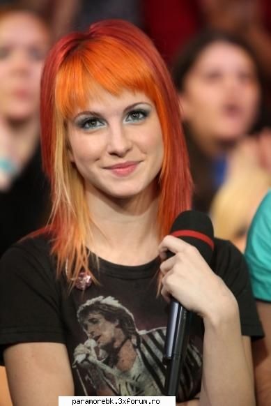 poze cu Hayley - ador poza asta e preferata mea - Hayley